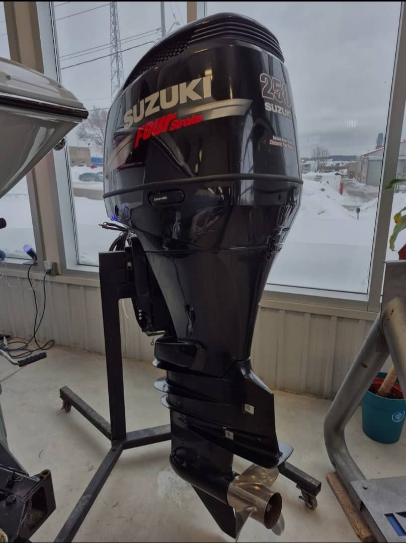 Suzuki 250hp outboard